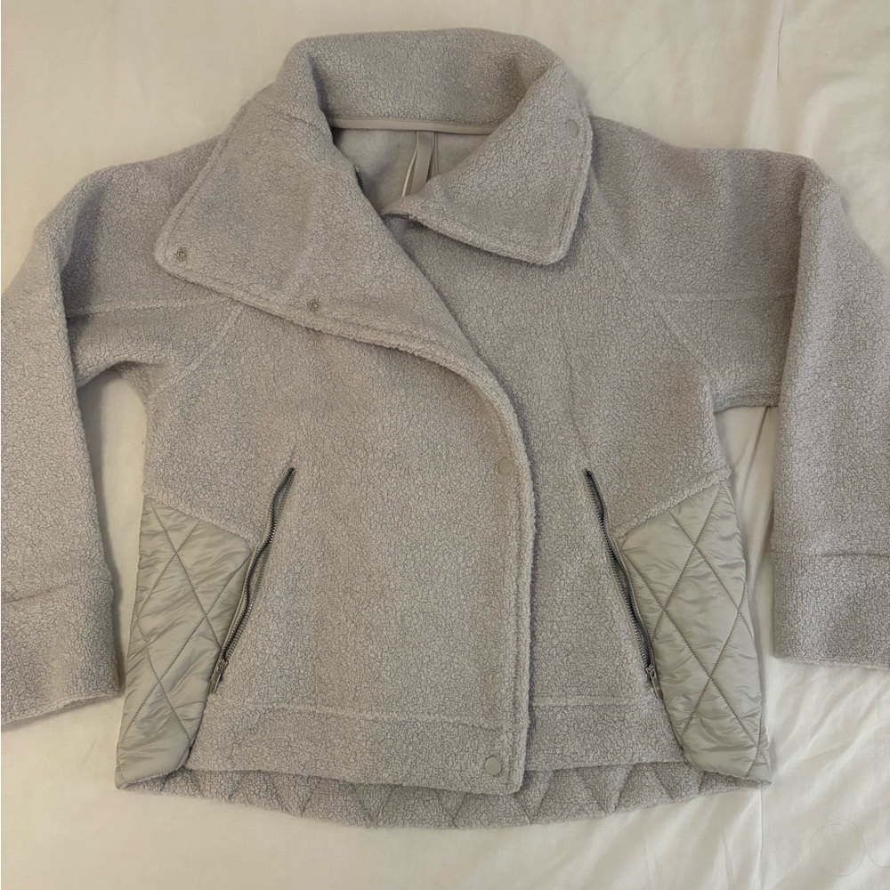 Lululemon Coat- NEVER WORN